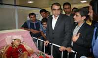 دیدار وزیر بهداشت از بیماران بستری در بیمارستان شهید بهشتی کاشان 